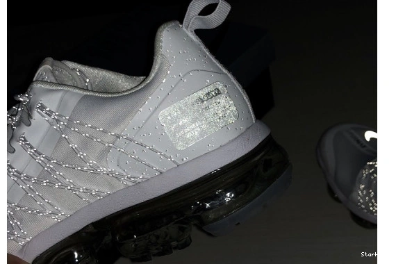 RUN AIR SILVER (W) REFLECT UTILITY AQ8811-100 WHITE VAPORMAX 0726